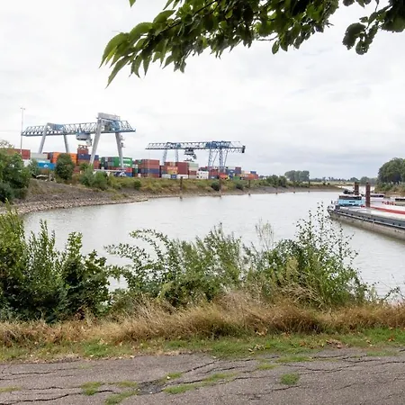 Working Loft - 8 Box Spring Beds * Emmerich