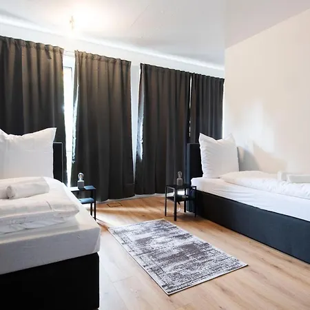 Modern Workers Loft In - 4 Bedrooms - 8 Beds דירה