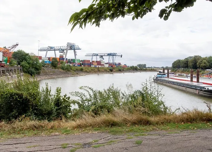 Working Loft - 8 Box Spring Beds * Emmerich