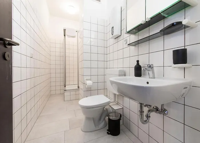 Working Loft - 8 Box Spring Beds *