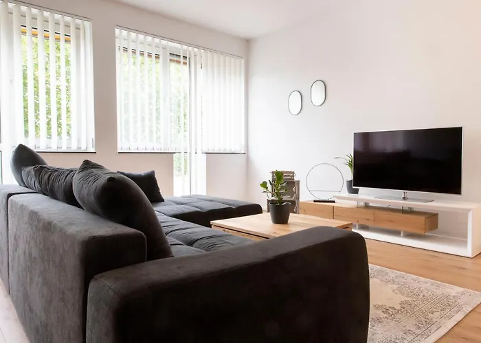 Working Loft - 8 Box Spring Beds